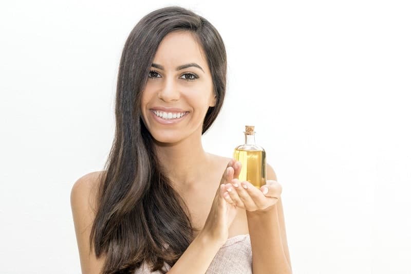 अरंडी के तेल के फायदे त्वचा और बाल में Benefits Of Castor Oil (Arandi) For Skin And Hair in hindi