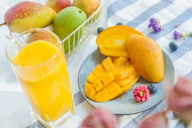 आम खाने के फायदे और नुकसान – Mango Benefits And Side Effects In Hindi