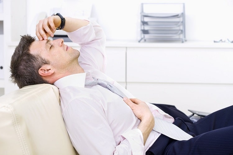 कमजोरी और थकान के कारण, लक्षण और इलाज - Fatigue Causes, Symptoms and Treatment in Hindi