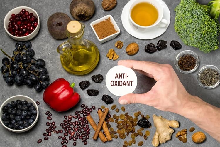 एंटीऑक्सीडेंट युक्त खाद्य पदार्थ और उनके फायदे - Antioxidants rich foods and its Benefits in Hindi
