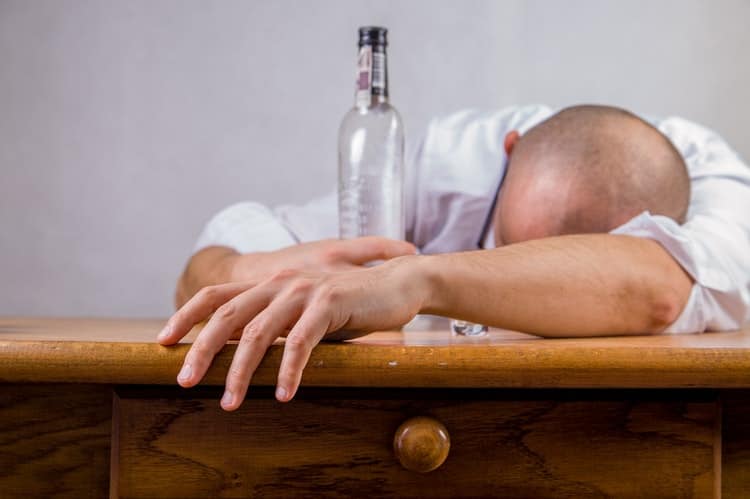 शराब पीने के नुकसान - Alcohol Side Effects in Hindi