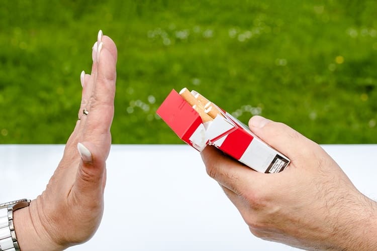 धूम्रपान छोड़ने के घरेलू उपाय - Home remedies to Quit smoking in Hindi