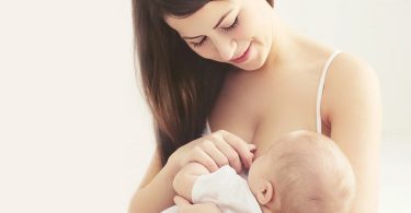 बच्चे को स्तनपान कराने से होते हैं ये बड़े फायदे - Benefits of breastfeeding in Hindi