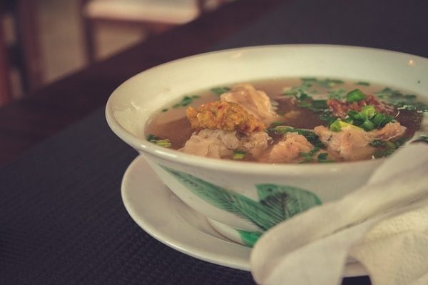 चिकन सूप बनाने की विधि - Chicken soup recipe in Hindi