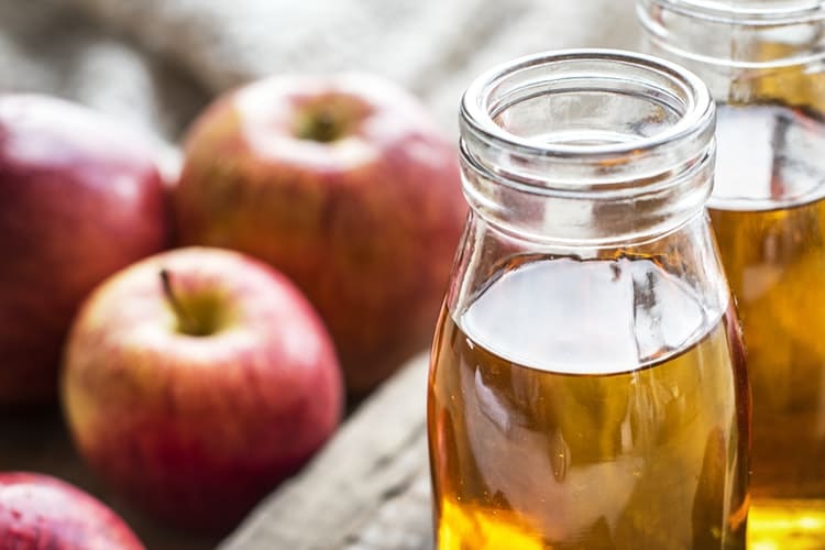 थकान दूर करने का उपाय सेब का सिरका - Apple Cider Vinegar good for fatigue in Hindi
