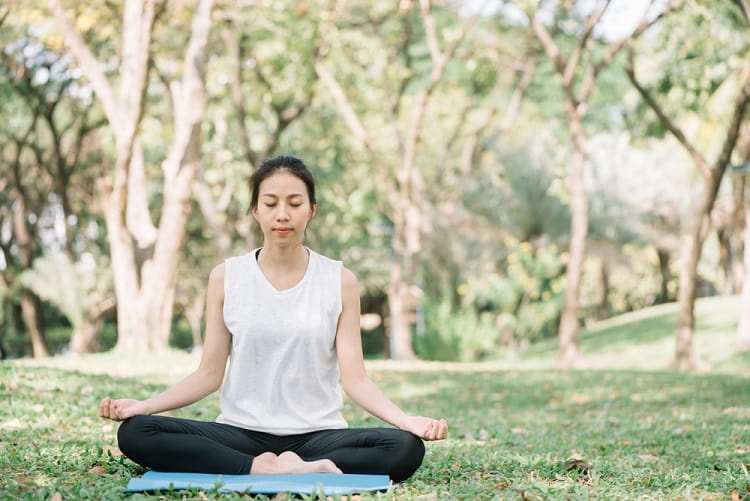 योग क्‍या है योग के प्रकार और फायदे हिंदी में - Yoga Ke Fayde in Hindi