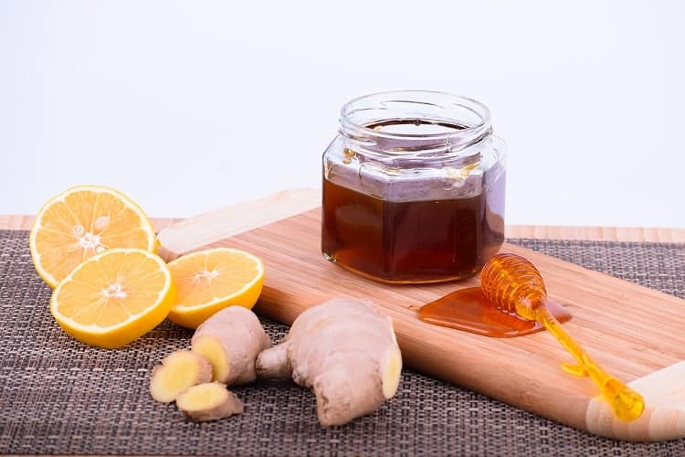 अदरक, शहद और नींबू से बनायें घरेलू कफ सिरप - Homemade Cough Syrup with Ginger, Honey and Lemon in hindi