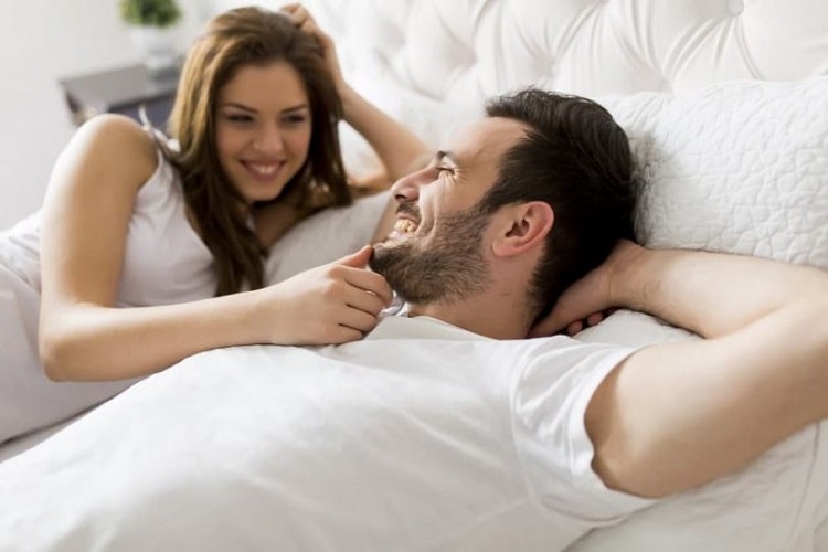 बिस्तर पर लाइफ पार्टनर को करना चहते हैं संतुष्ट तो भिगोकर खाएं खजूर - Sock dates before eating for better sex life in Hindi