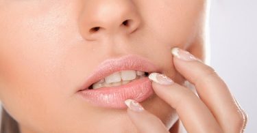 होठों का कालापन दूर करने के घरेलू उपाय - Home remedies for lighten Dark Lips in Hindi