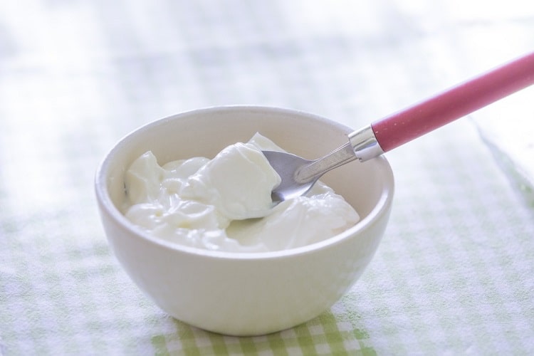 कैल्शियम की कमी को कैसे दूर किया जाये में खाएं दूध और दही - Calcium Ki Kami Me Khana Chahiye Milk & Yogurt in Hindi