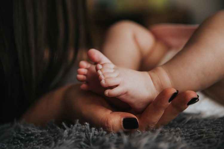 बेबी स्किन क्‍लीनिंग - Baby Skin Cleaning in Hindi