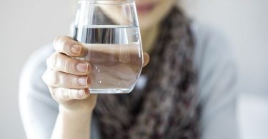 पानी पीने का सही तरीका - The Right Way To Drink Water in Hindi
