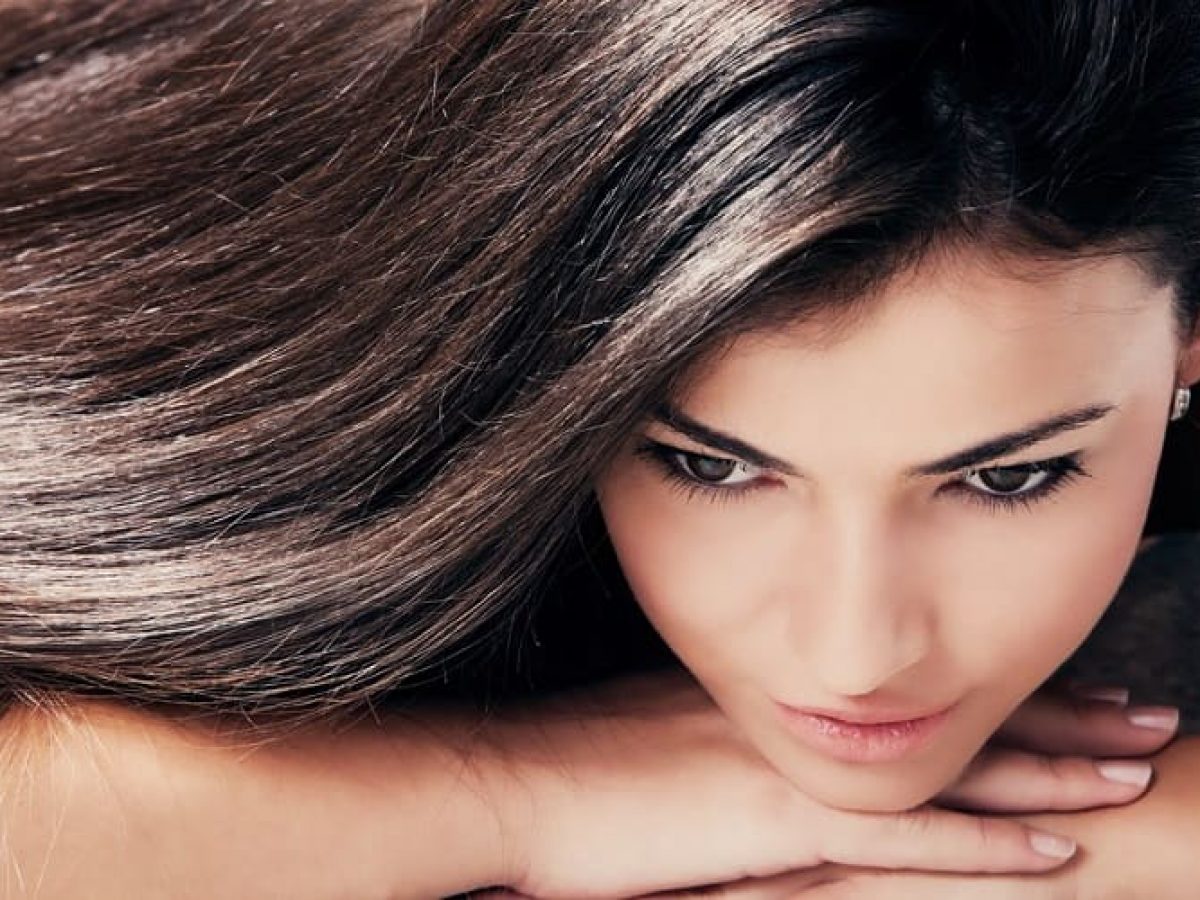 बालों को सिल्की बनाने के घरेलू उपाय - Homemade Tips For Silky And Shiny Hair  In Hindi