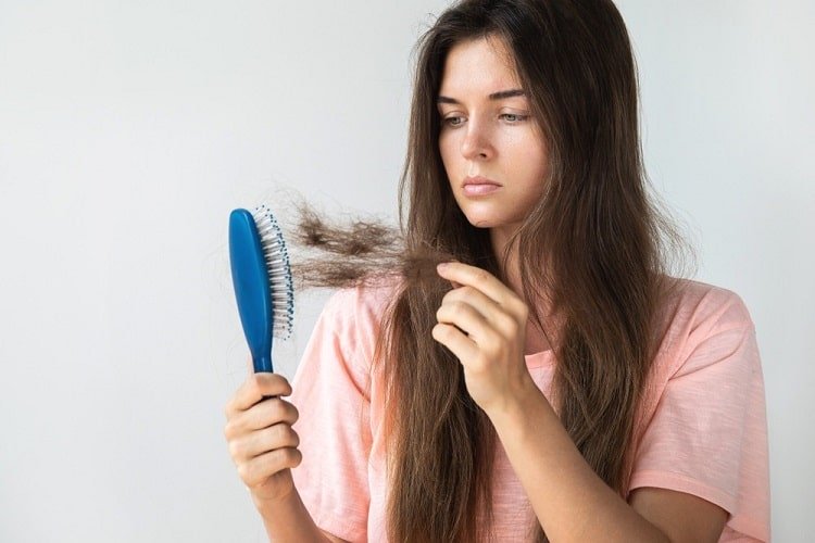 डिलीवरी के बाद बालों की ऐसे करें देखभाल - Care Hair tips after delivery in Hindi