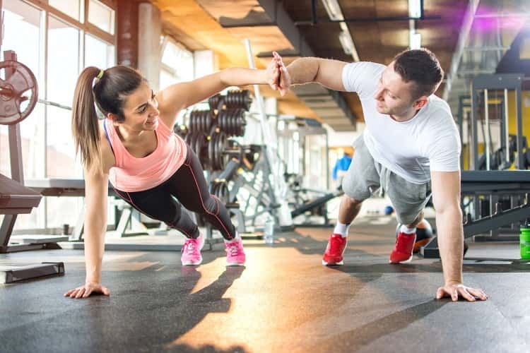 फिट रहने के लिए किसी को बनाएं वर्कआउट पार्टनर - Make someone workout partner to stay fit in Hindi