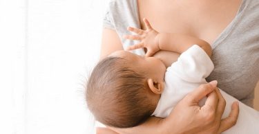 स्तनपान के दौरान होने वाली समस्याएं व समाधान - Breastfeeding Problems And Solutions In Hindi