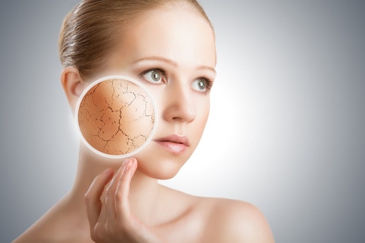 नारियल पानी को चेहरे पर लगाने के फायदे शुष्क त्वचा में - Coconut Water Benefits for dry skin in Hindi