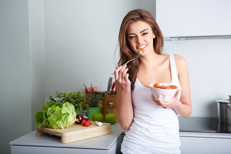 खाली पेट कच्ची सब्जी न खाएं - Don’t eat raw vegetable when stomach is empty in Hindi