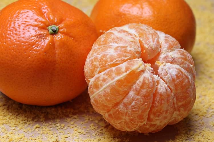 खाली पेट खट्टे फल खाने से बचें - Don’t eat citrus fruit on empty stomach in Hindi