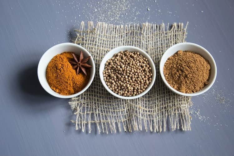 धनिया पाउडर में मिलावट की जांच कैसे करें - Test for original coriander powder in Hindi