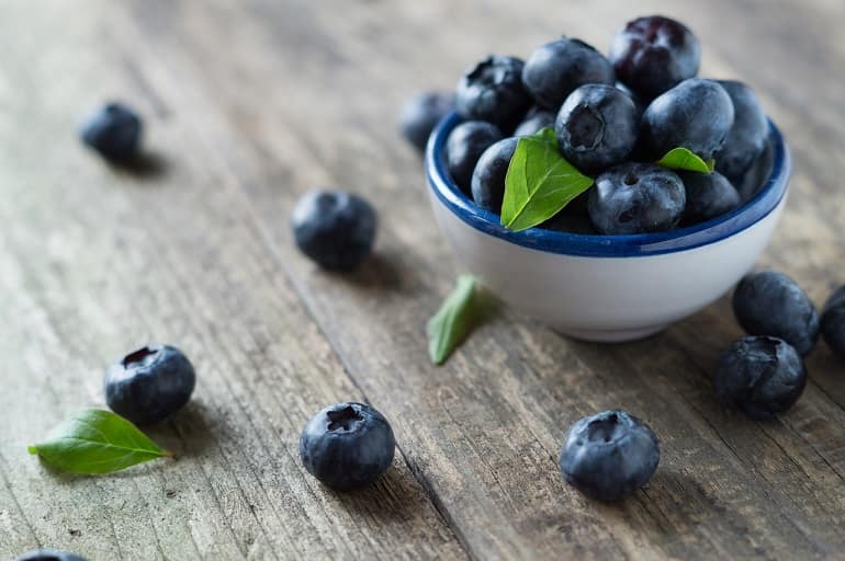 ब्‍लूबेरी के फायदे, उपयोग और नुकसान – Blueberry Ke Fayde Aur Nuksan In Hindi