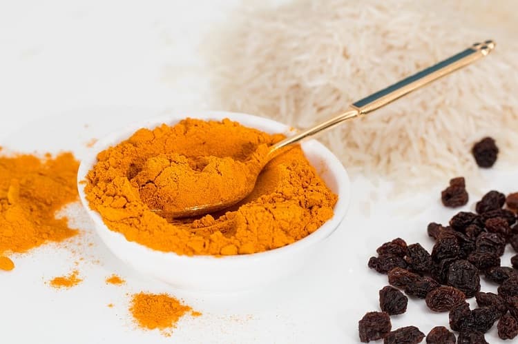 कैसे करें शुद्ध हल्दी की पहचान - How to check purity of turmeric in Hindi