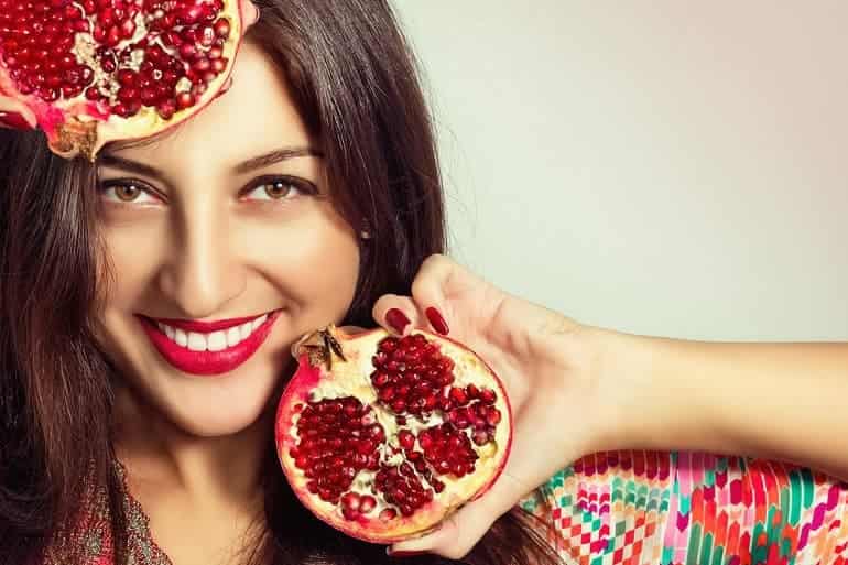अनार खाने के फायदे स्किन के लिए - Skin Benefits of Pomegranate in Hindi