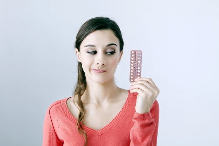 किशोर लड़कियों को गर्भनिरोधक गोलियों के बारे में क्या जानना है जरूरी
