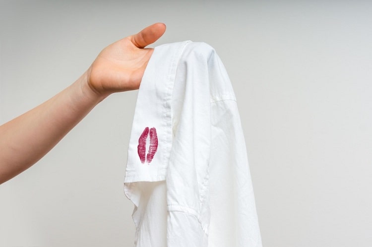 ड्राई क्लीनिंग मैथेड से कपड़ों से दाग-धब्बे कैसे छुड़ाएं - How to get rid of stains from clothes in dry cleaning in Hindi