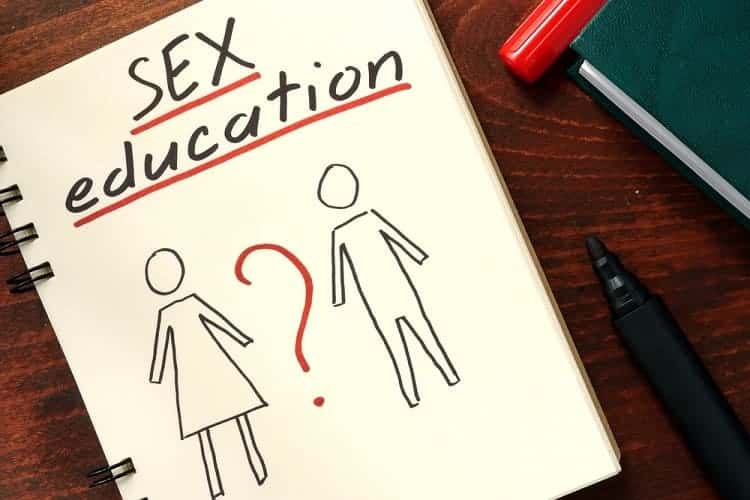 स्कूलों में सेक्स शिक्षा क्यों महत्वपूर्ण है?