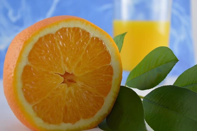 संतरे का जूस पीने के नुकसान – Santre Ka Juice Peene Ke Nuksan in Hindi