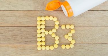 विटामिन बी3 (नियासिन) के फायदे, स्रोत और नुकसान - Vitamin b3 (niacin) benefits, Sources and side effect in Hindi