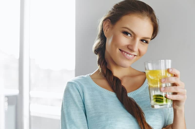 वजन घटाने के लिए नींबू पानी कब पीना चाहिए - When to drink lemon water for weight loss in Hindi