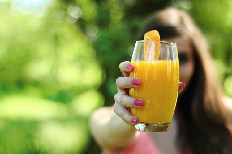 ऑरेंज जूस के फायदे – Orange Juice Ke Fayde in Hindi
