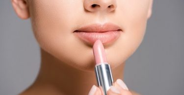 न्यूड लिपस्टिक क्या है, स्किन टोन के हिसाब से ऐसे चुने बेस्ट न्यूड लिपस्टिक - What is nude lipstick in Hindi
