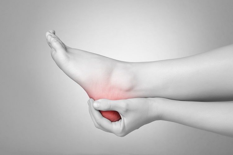 एडी का दर्द कम करने के लिए सोने की स्थिति – Sleeping position to reduce heel pain in Hindi