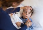 बच्चों को सर्दी या फ्लू होने पर क्या करें जाने कुछ आसन टिप्स - Quick Tips for Treating Kids with a Cold or Flu In Hindi
