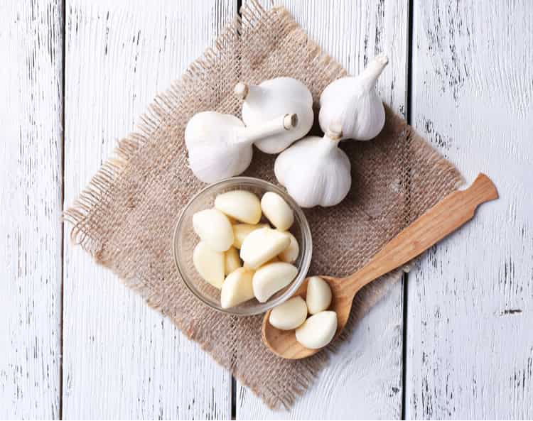 लहसुन खाने के फायदे सूंघने की क्षमता बढ़ाने में – Garlic for Smell Loss Treatment At Home In Hindi