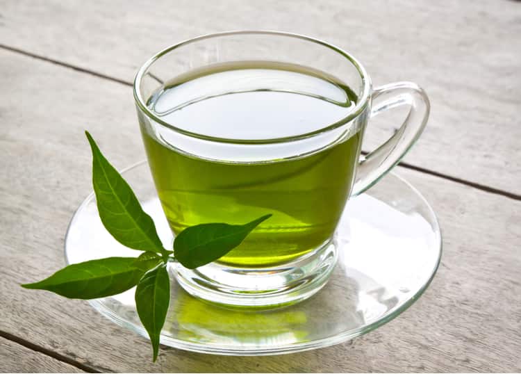 फेस स्किन टाइटनिंग के लिए ग्रीन टी - Green tea for face skin tightening in Hindi